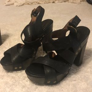 Size 8 black Lucky sandals